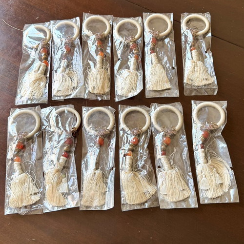 Set of 12 napkin rings with tassels, boho vintage style