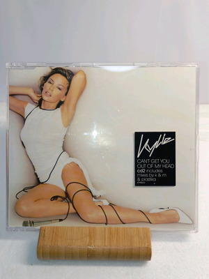 Kylie Minogue Can't Get You Out Of My Head CD used