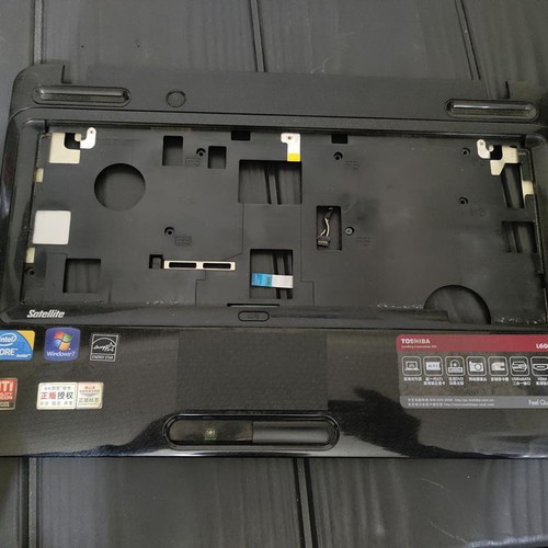 Toshiba Satellite L600 L600-01B Top Case with Touchpad like new