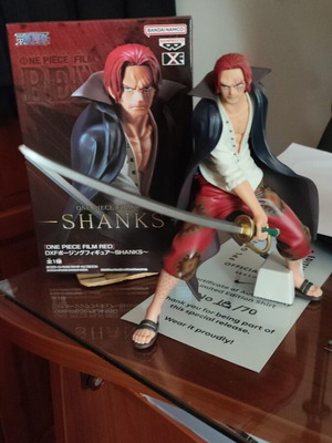 Shanks One Piece Red figure by Banpresto like new