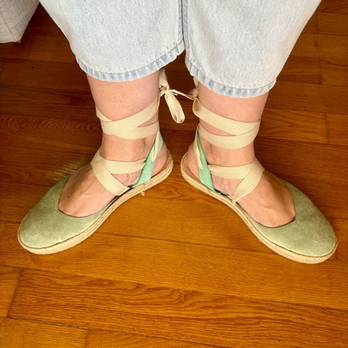 De.bour espadrilles size 40 like new, handmade leather mint color