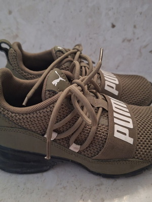 Puma children's athletic shoes size 29 used, khaki