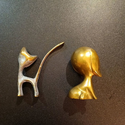 Bronze decorative miniatures like new, dog paperweight, cat with patina