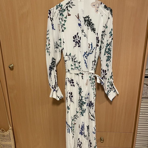 Massimo Dutti floral dress with removable belt, like new, size 36