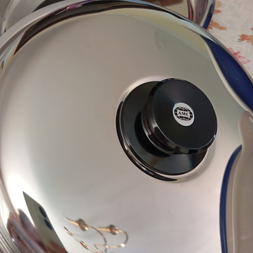 AMC cookware set of 3 stainless steel pots like new