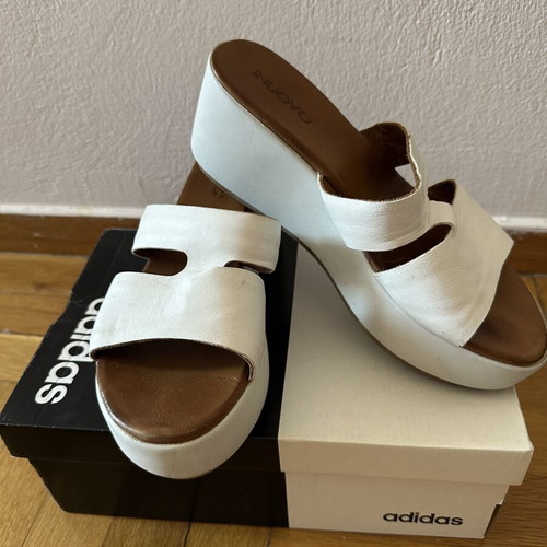 Inuovo white platform slippers used, size 37