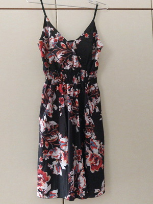 Black floral dress size L like new with wrap neckline