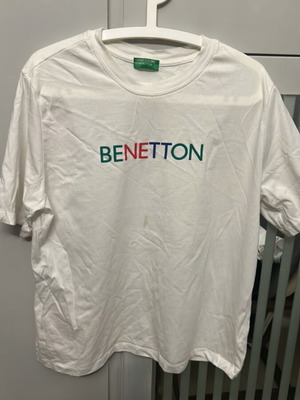 T-shirt Benetton X-Large μεταχειρισμένο, άσπρο με λεκέ