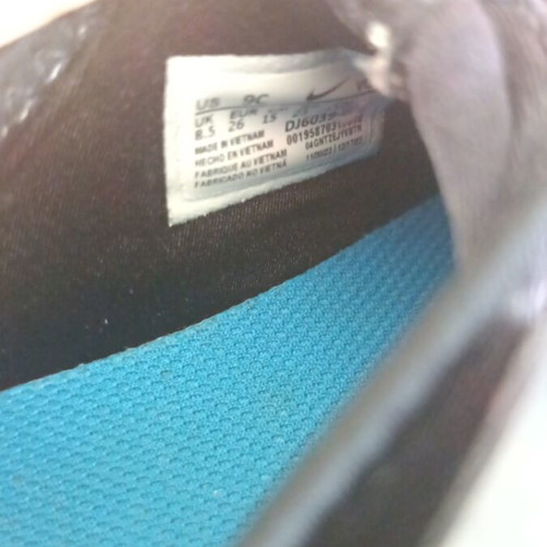 Nike athletic shoes size 26 like new, black