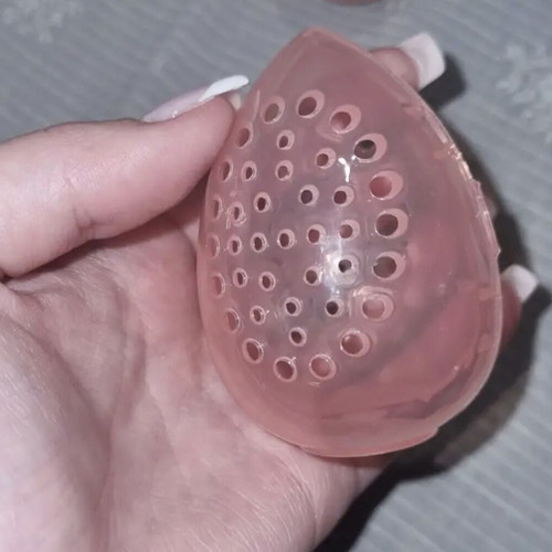 Beauty blender case pink plastic with ventilation holes