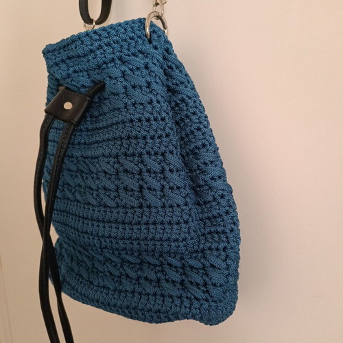 Blue knitted bucket bag with shoulder strap new