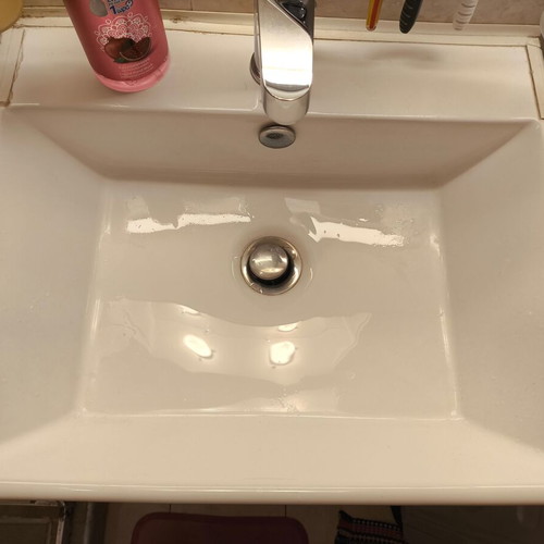 Pyramis Bathroom Sink like new, wall-mounted