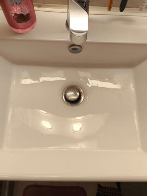 Pyramis Bathroom Sink like new, wall-mounted