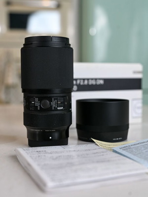 Sigma 105mm f/2.8 DG DN Macro Art lens like new for Sony E