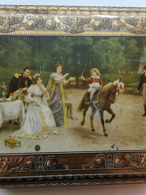 Винтидж метална кутия Chocolat AIGLON употребявана, с драскотини