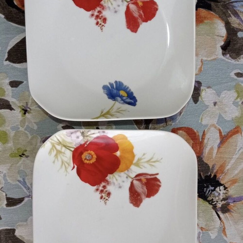 Square ceramic plates with floral design, set of 2, 20cm