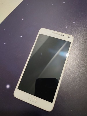 Samsung Galaxy A3 τηλέφωνο για ανταλλακτικά, μεταχειρισμένο, σπασμένη οθόνη