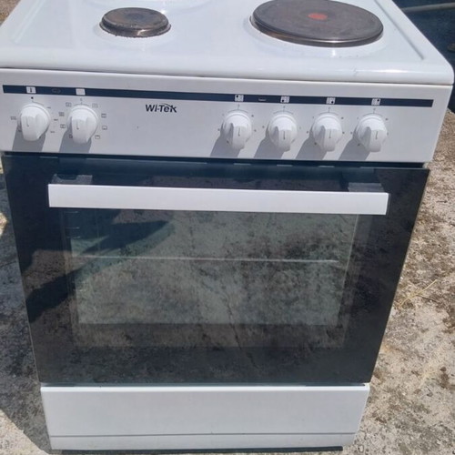 Wi-Tex electric stove with 4 burners and oven