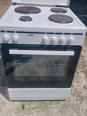 Wi-Tex electric stove with 4 burners and oven
