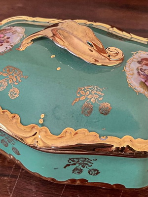 Antique jewelry box like new, Venetian green with baroque gold leaves