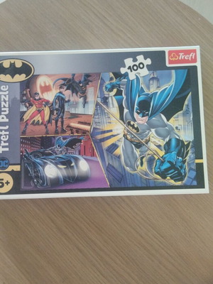 Batman Puzzle 100 pieces used, suitable for ages 5 and up