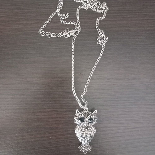 Owl pendant like new with rhinestones silver