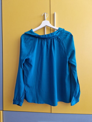 Khujo elegant blue blouse with long sleeves like new