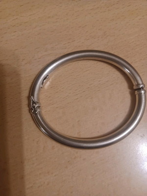Silver 9.25 women's bracelet used