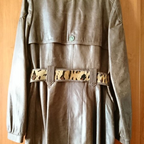 Leather women's coat like new with natural fur collar and leopard inserts size M