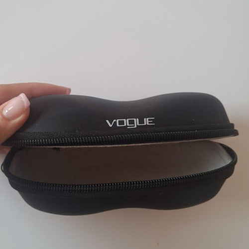 Vogue glasses case like new, black