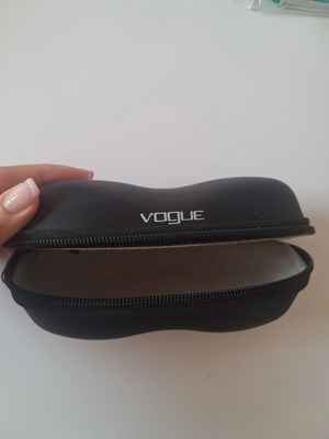 Vogue glasses case like new, black
