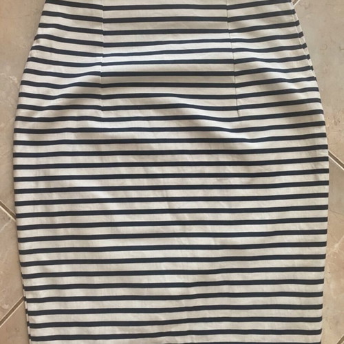 Lynne striped skirt size S, new with functional zipper