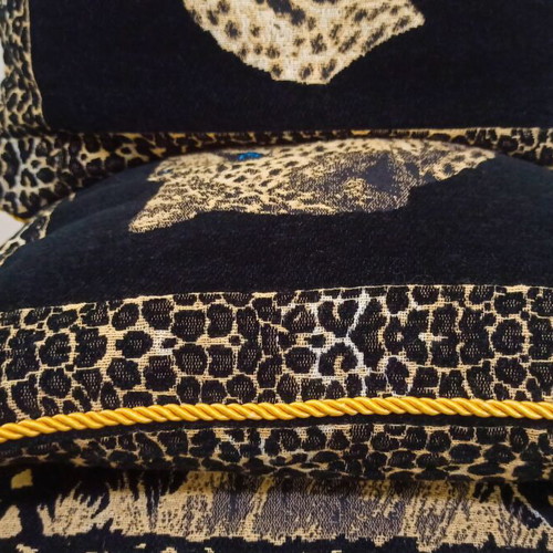Decorative pillow set of 4 with animal print jacquard fabric, like new