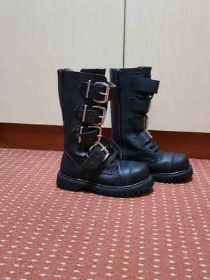 Inamagura leather goth punk combat boots like new, size 37