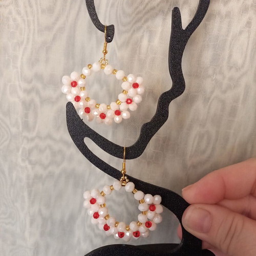 Handmade earrings with champagne flowers and red polyhedral beads