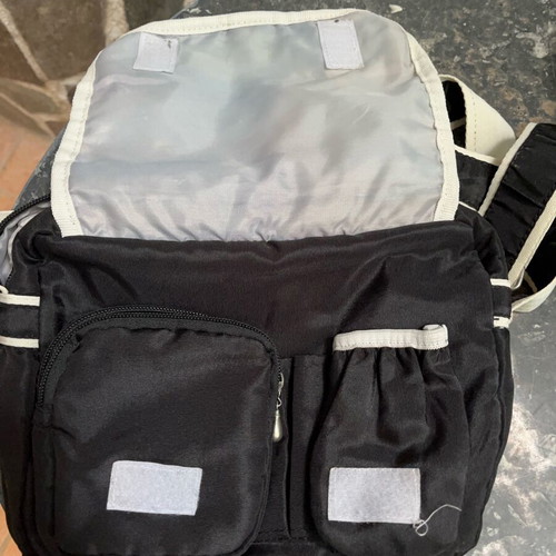 Black crossbody bag like new with multiple compartments