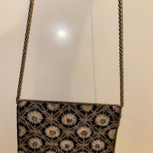 Bag like new embroidered with stones