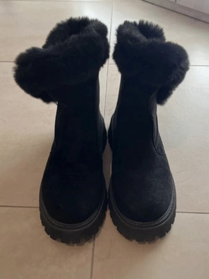 Verde black ankle boots size 38 like new