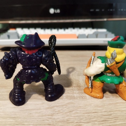 Fisher Price Robin Hood figures used, set of two