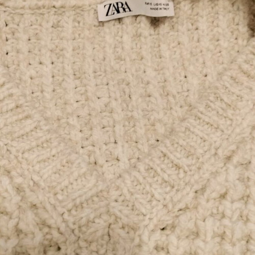 Zara sweater very thick like new, white, size L