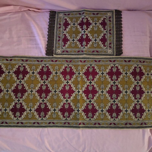 Handmade embroidery set of 3 pieces like new for living room