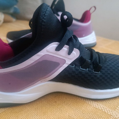 Nike Air Max women's athletic shoes size 40 like new, black pink