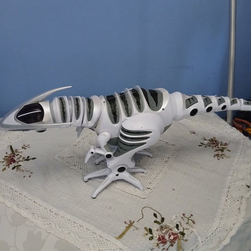Dinosaur toy, no controller
