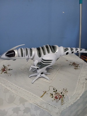 Dinosaur toy, no controller