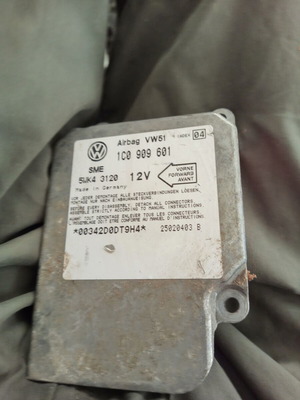 Αισθητήρας Airbag για Skoda Octavia MK1 2000-2006 μεταχειρισμένος 1C0909601