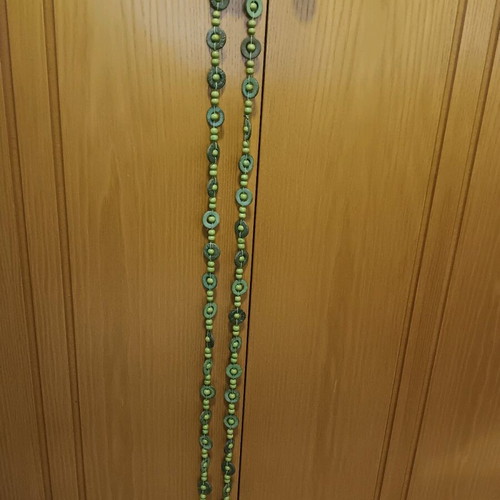 Wooden necklace new, long, green