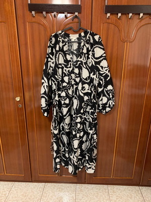 H&M summer dress with long sleeves, size XL