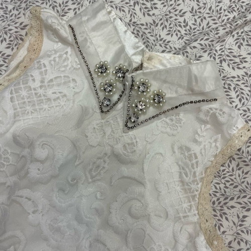 Sleeveless blouse new