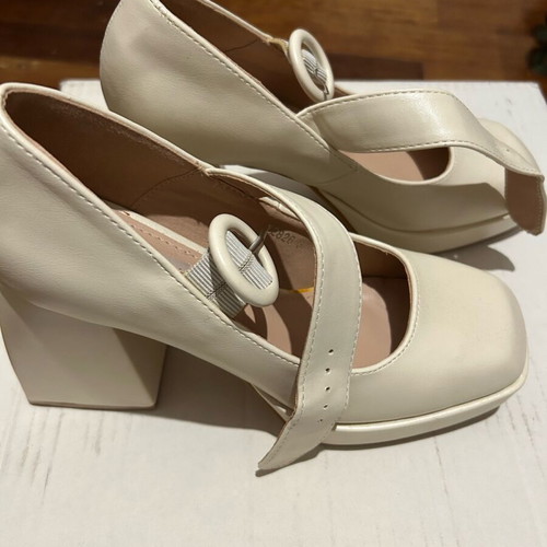 Modern women's shoes like new size 37 beige