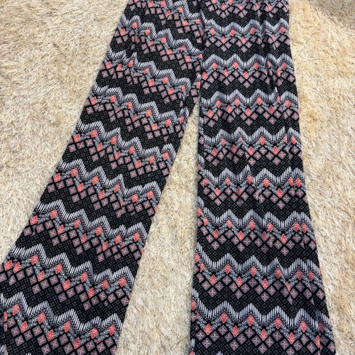 Pantelona like new, multicolored, fits small to xl
